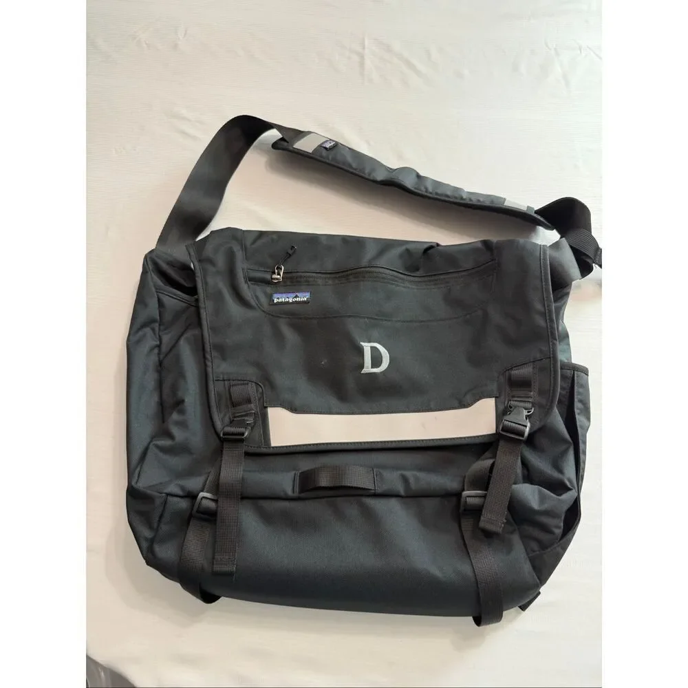 Patagonia Half Mass Black Messenger Crossbody Travel Laptop Bag